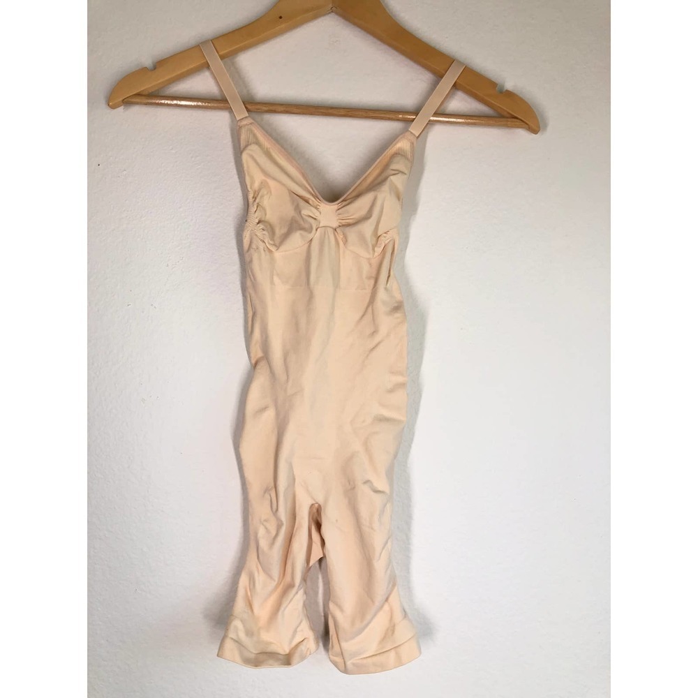 SKIMS Seamless Sculpt Bodysuit in CLAY Small/Medium NWOT